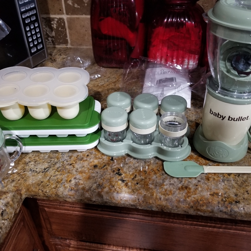 Baby bullet- with storage for food trays